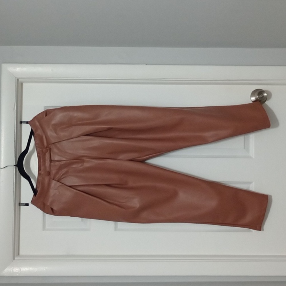 Spring Color Forever 21 Beige Faux Leather Trousers, With Zippper & Pockets New - Picture 6 of 12